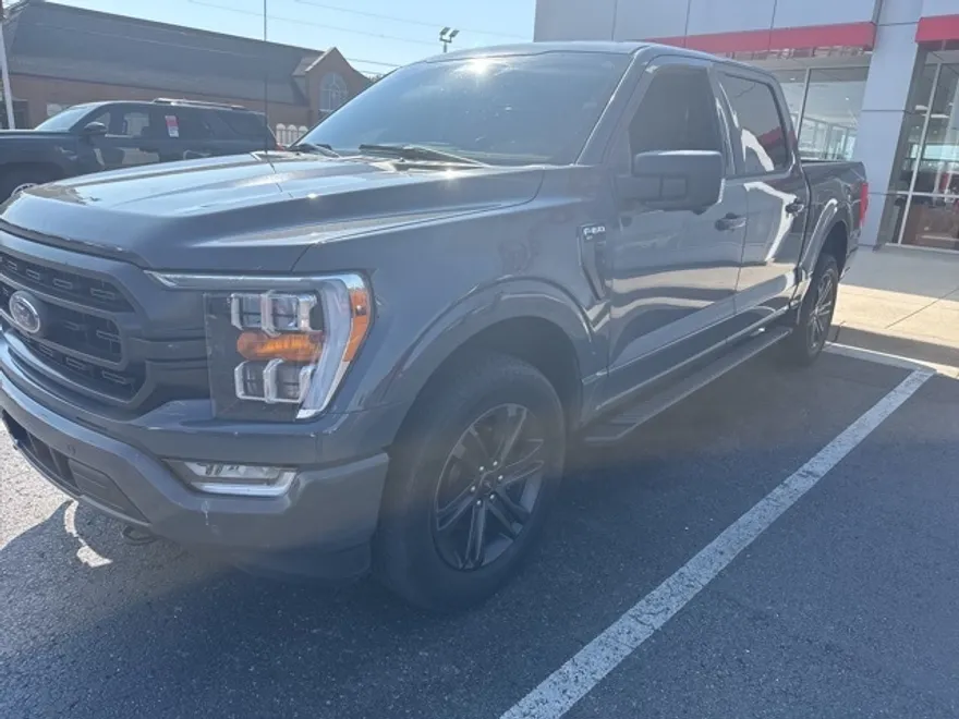 2021 Ford F-150 XLT photo 1