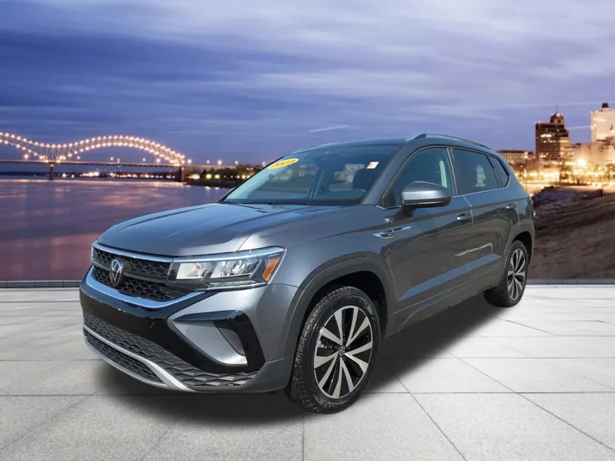 2023 Volkswagen Taos SE photo 1
