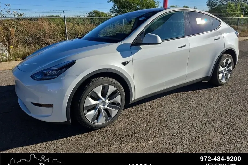 2021 Tesla Model Y Long Range photo 1