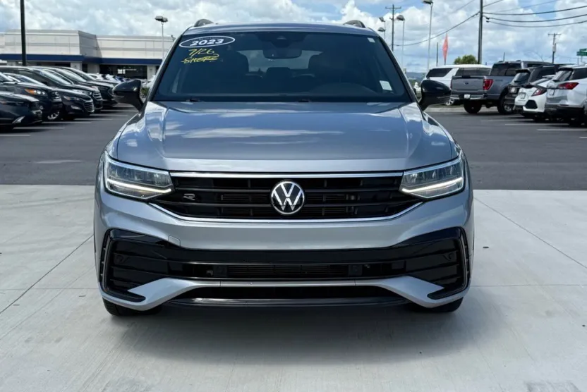 2023 Volkswagen Tiguan SE R-Line Black photo 1