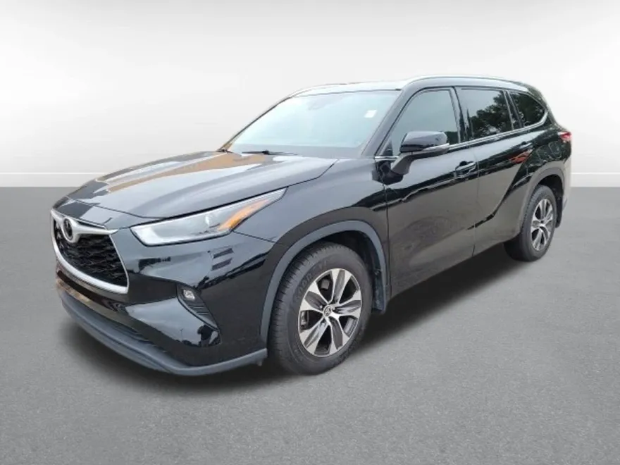 2021 Toyota Highlander XLE photo 1