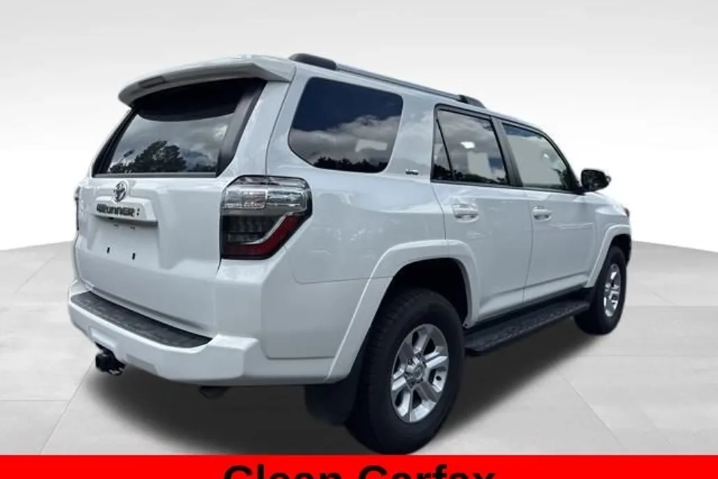 2024 Toyota 4Runner SR5 Premium photo 1