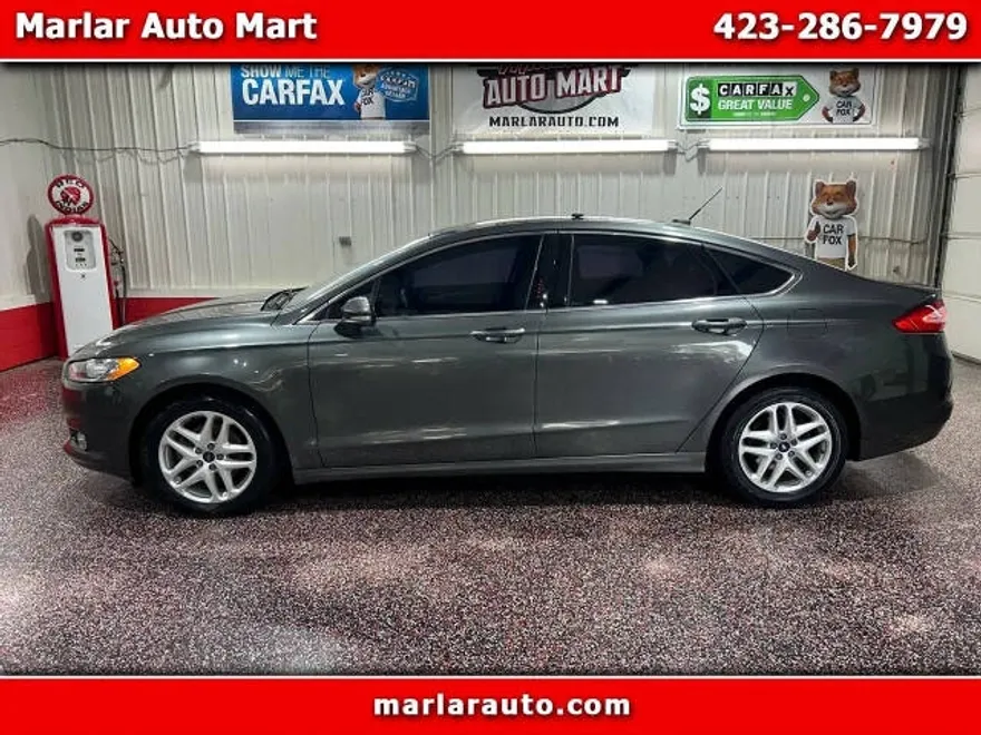 2016 Ford Fusion SE photo 1