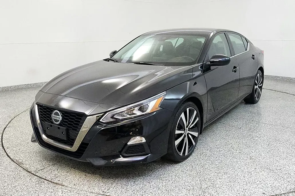 2022 Nissan Altima 2.5 SR photo 1
