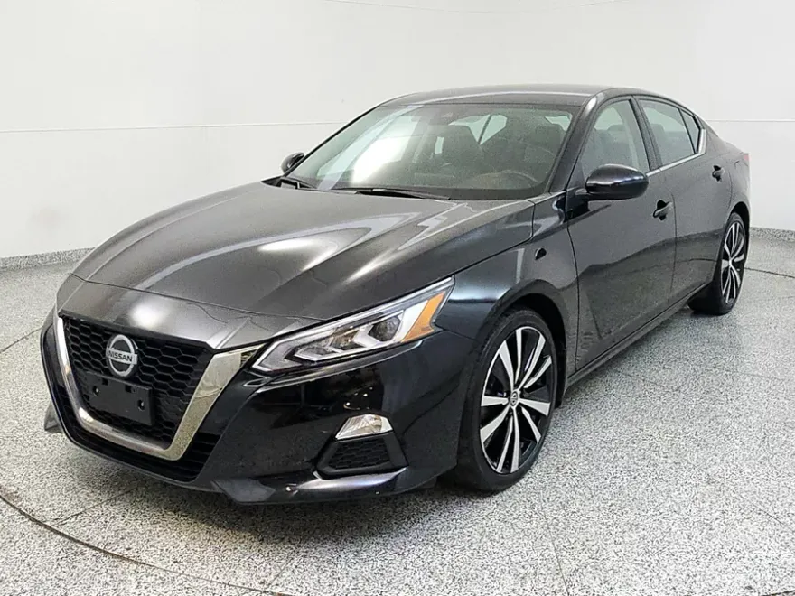 2022 Nissan Altima 2.5 SR photo 1