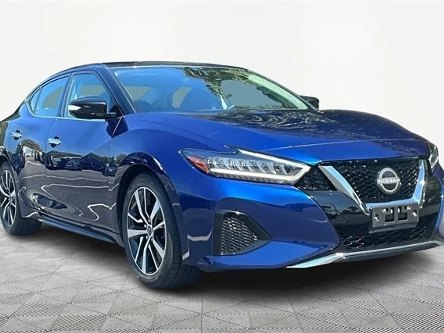 2023 Nissan Maxima SV photo 1