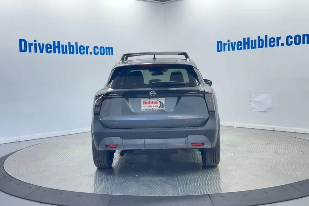 2026 Nissan Kicks SR photo 1