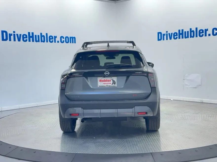 2026 Nissan Kicks SR photo 1