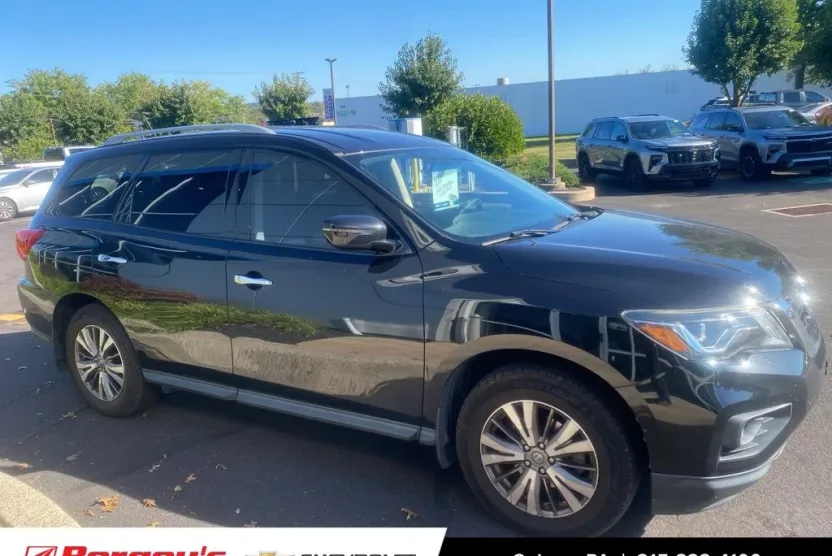 2018 Nissan Pathfinder S photo 1