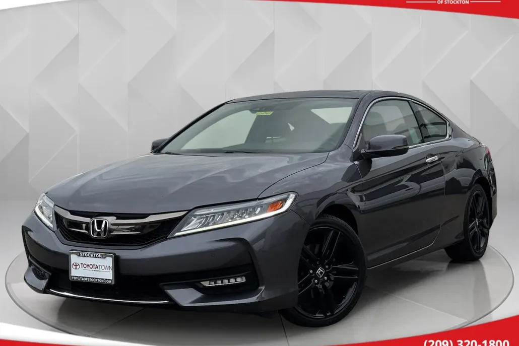 2016 Honda Accord Touring photo 1