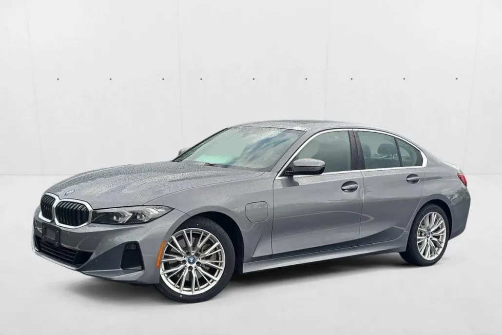 2024 Bmw 330e photo 1