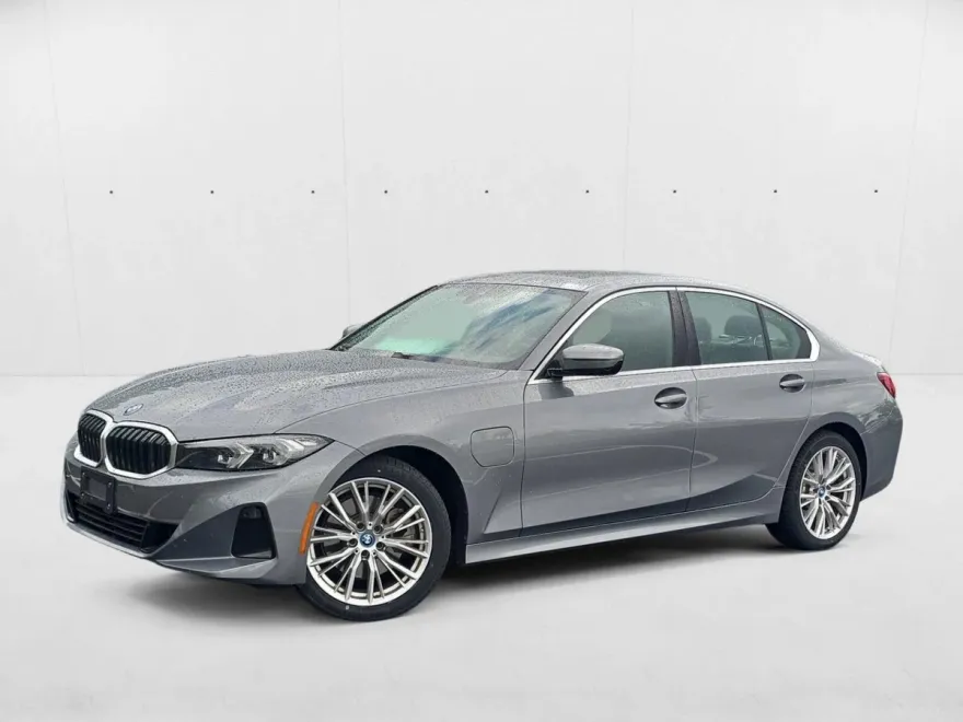 2024 Bmw 330e photo 1