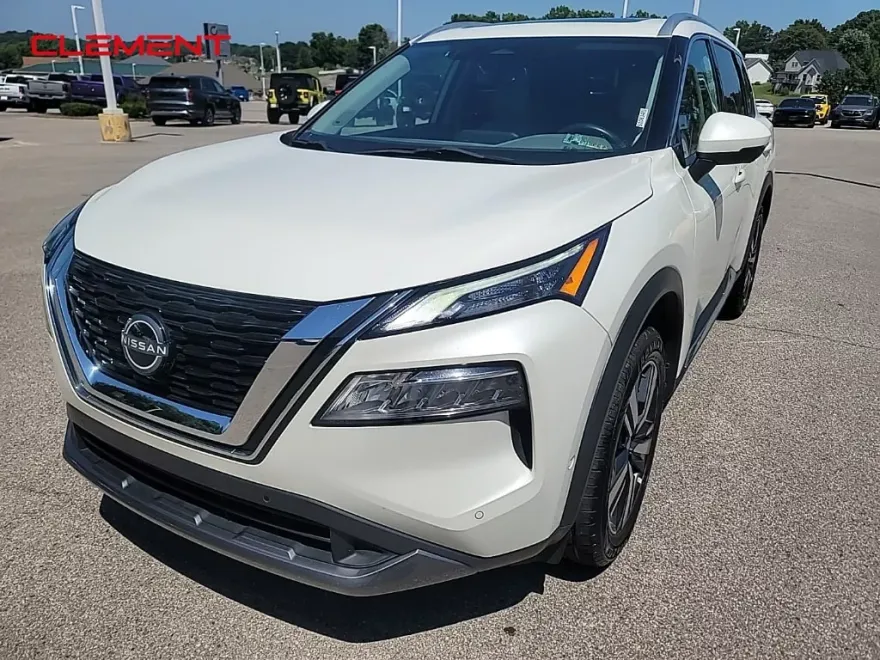 2023 Nissan Rogue SL photo 1