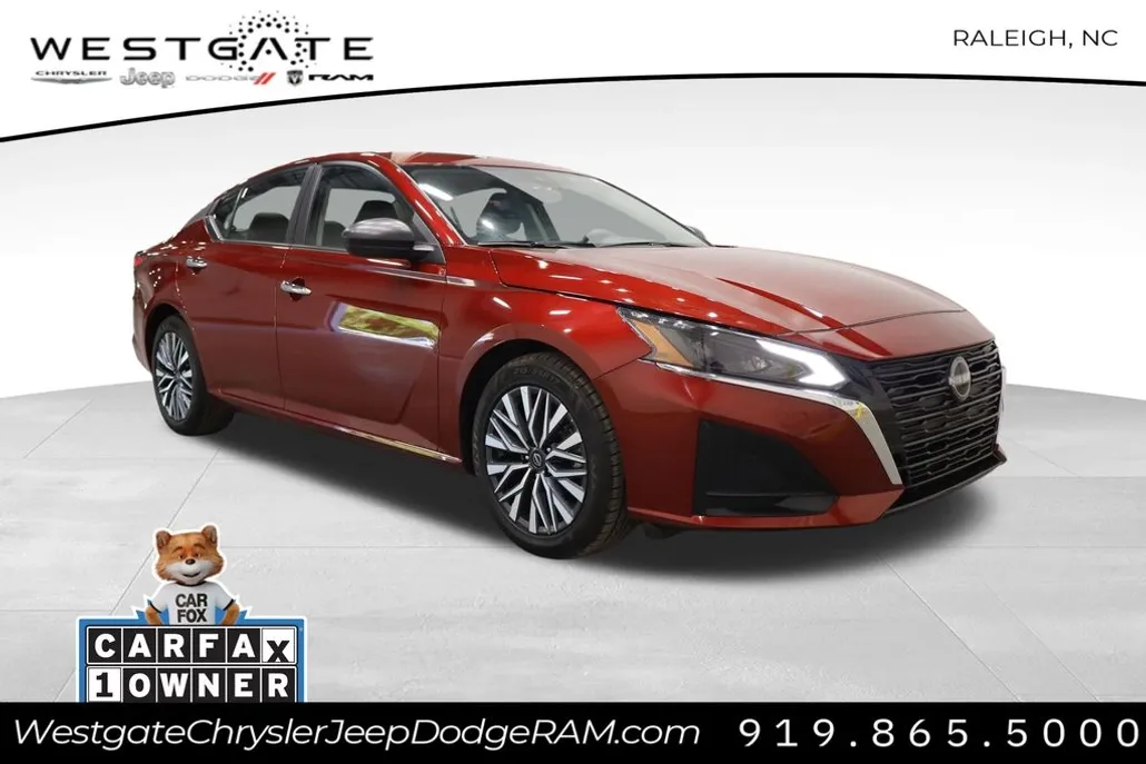 2024 Nissan Altima 2.5 SV photo 1