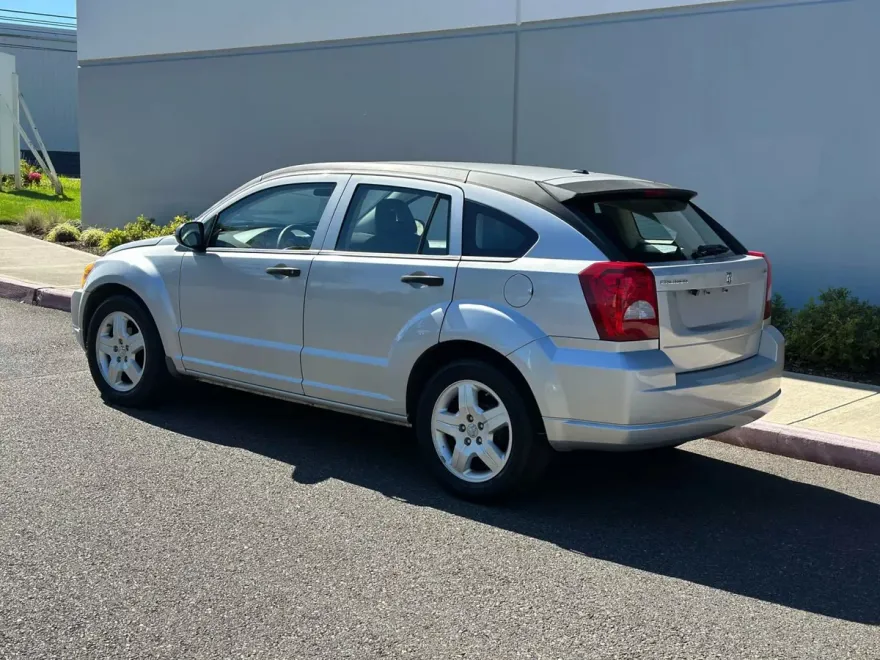 2008 Dodge Caliber SXT photo 1