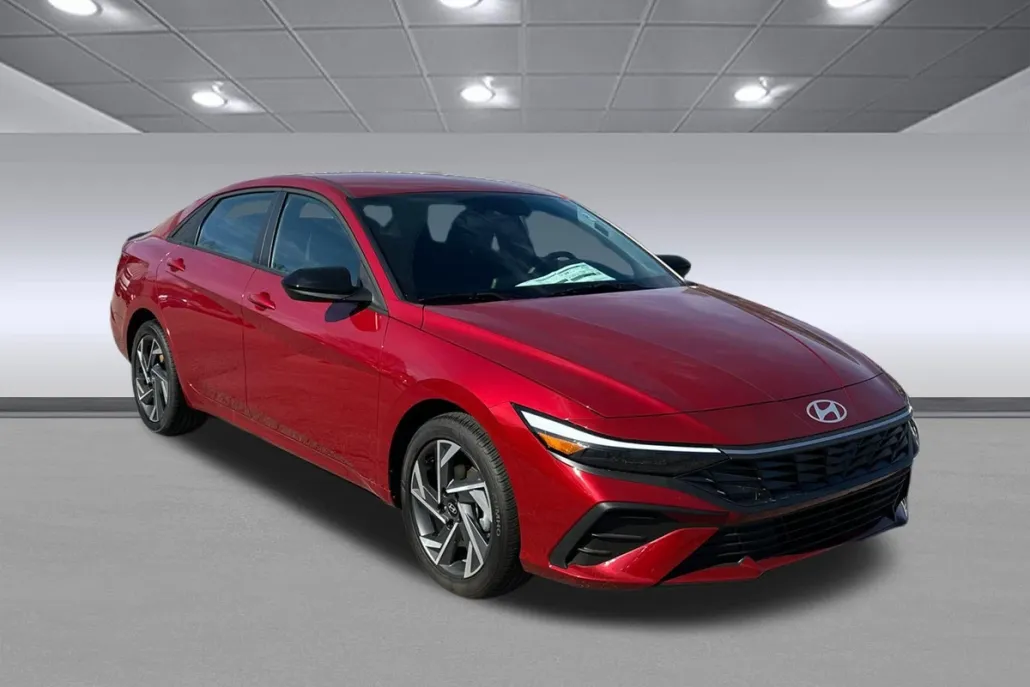 2025 Hyundai Elantra SEL Sport photo 1