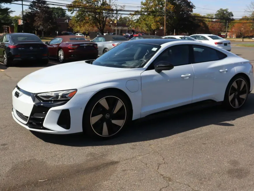 2023 Audi e-tron GT Prestige photo 1