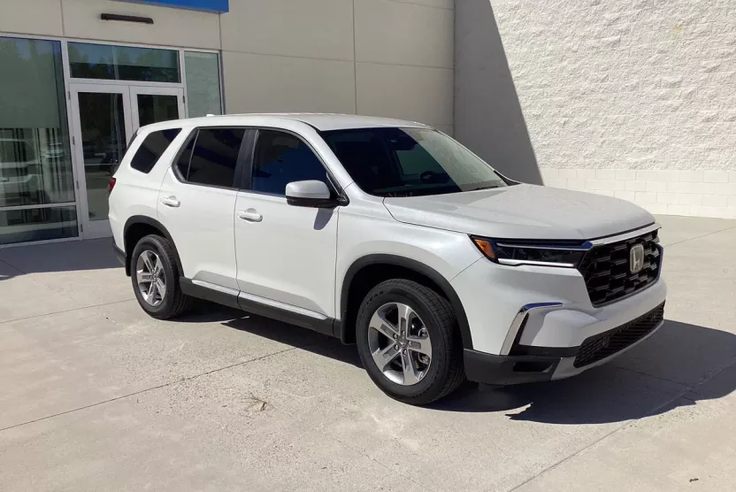 2025 Honda Pilot EX-L photo 1