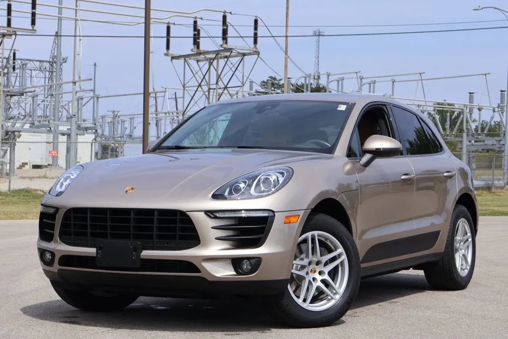 2017 Porsche Macan photo 1