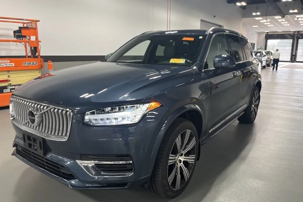 2022 Volvo XC90 Recharge T8 Inscription photo 1