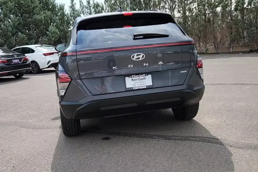 2025 Hyundai Kona SEL photo 1