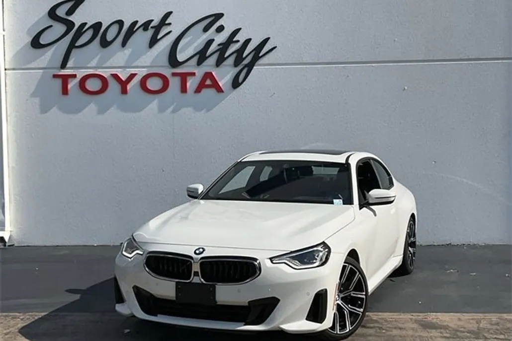 2024 Bmw 230i Coupe photo 1