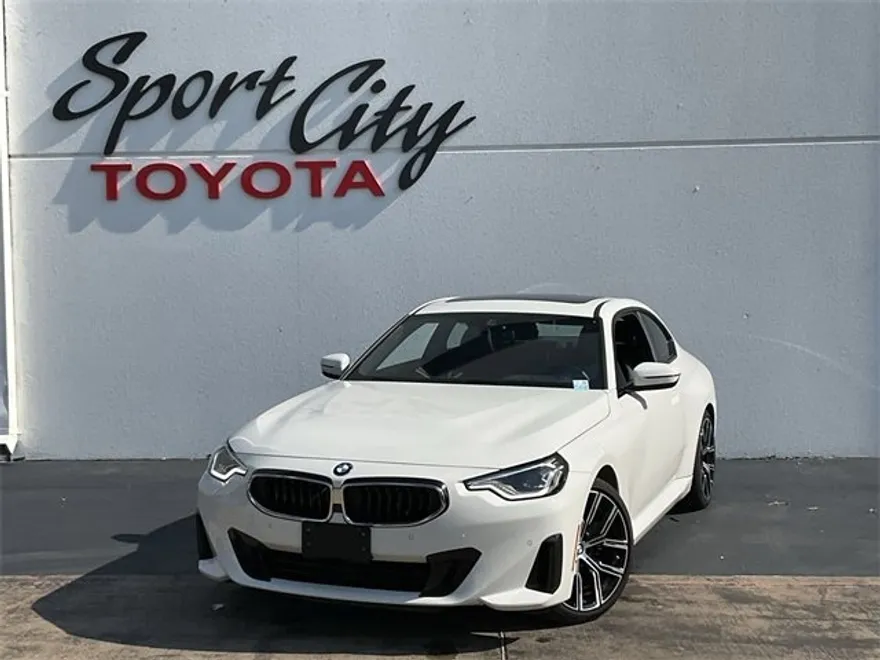 2024 Bmw 230i Coupe photo 1