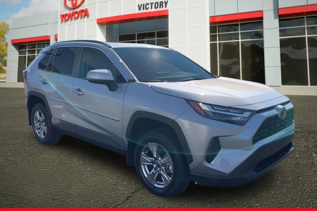 2025 Toyota RAV4 XLE photo 1