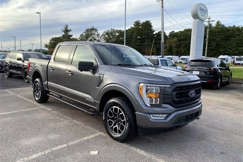 2021 Ford F-150 XLT photo 1