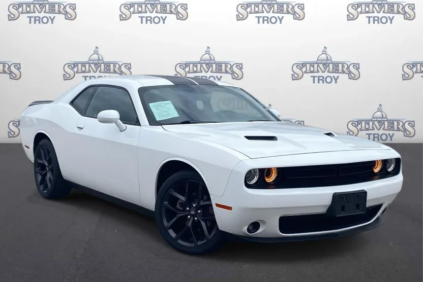 2021 Dodge Challenger SXT photo 1