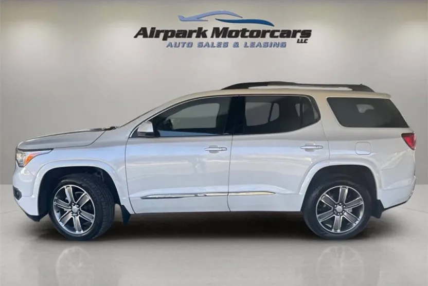 2017 Gmc Acadia Denali photo 1