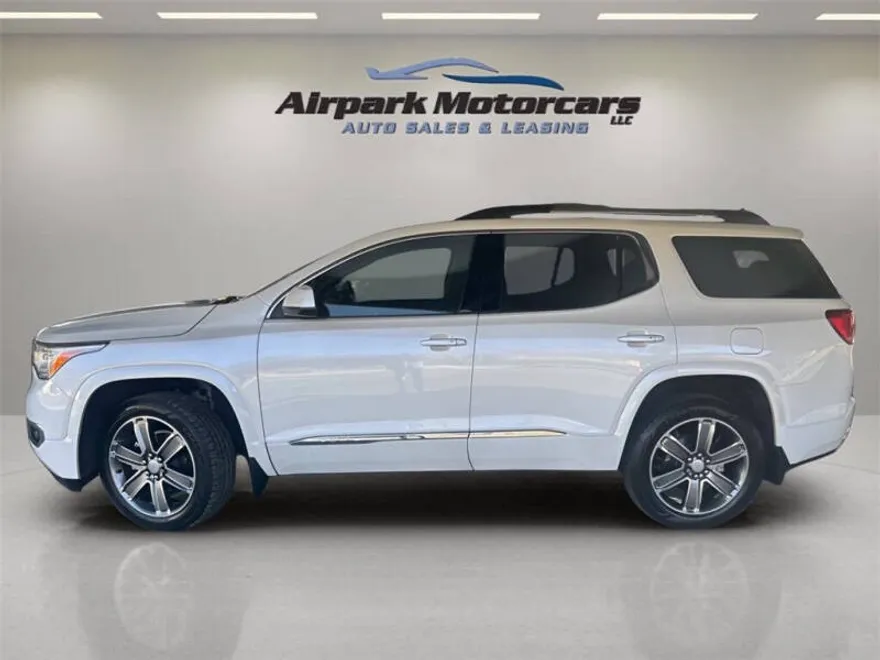2017 Gmc Acadia Denali photo 1