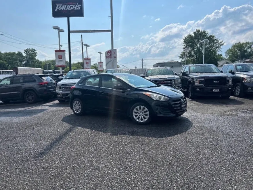 2016 Hyundai Elantra GT Base photo 1