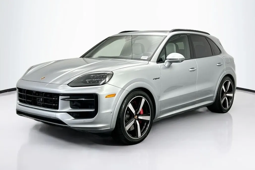 2026 Porsche Cayenne S E-Hybrid photo 1