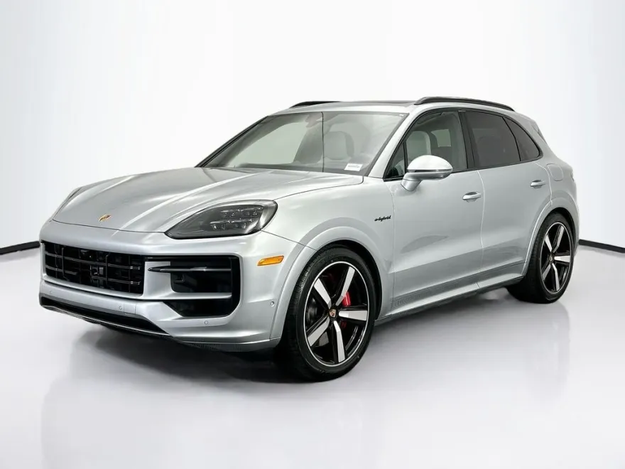 2026 Porsche Cayenne S E-Hybrid photo 1