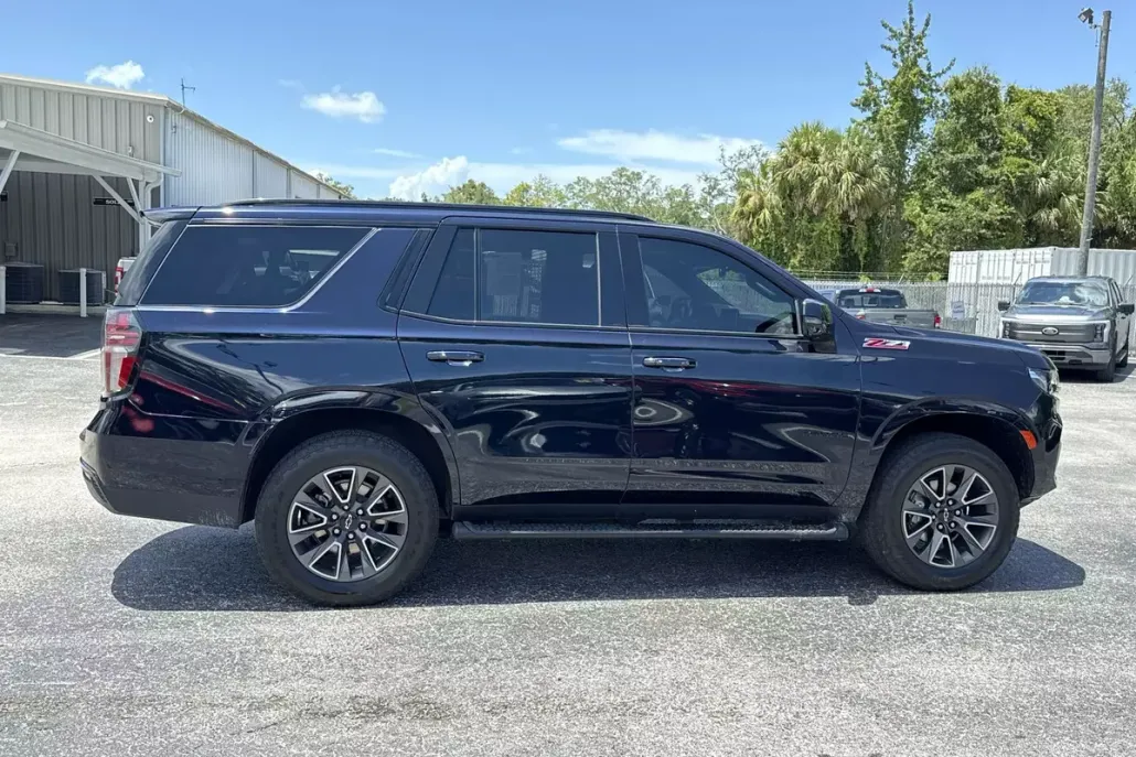 2023 Chevrolet Tahoe Z71 photo 1