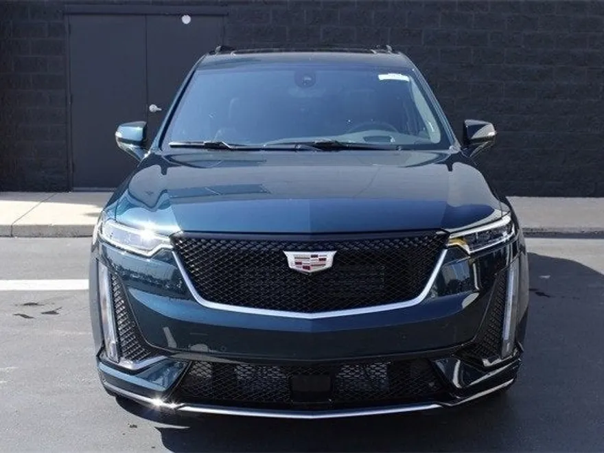 2025 Cadillac XT6 Sport photo 1