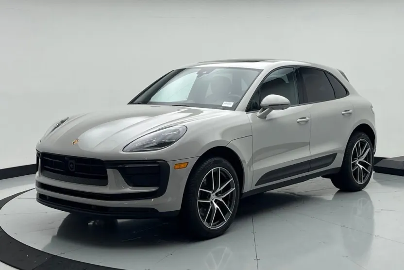 2024 Porsche Macan Base photo 1