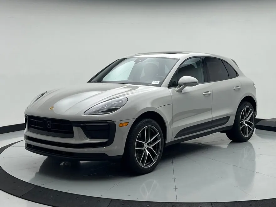 2024 Porsche Macan Base photo 1