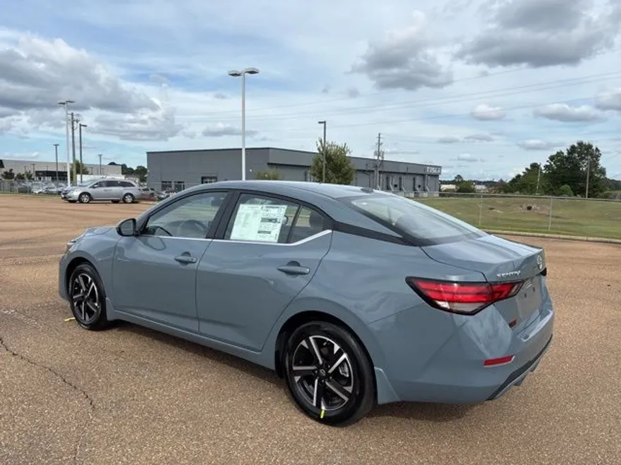 2025 Nissan Sentra SV photo 1