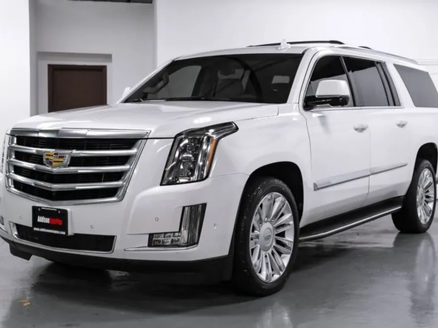 2019 Cadillac Escalade ESV Luxury photo 9