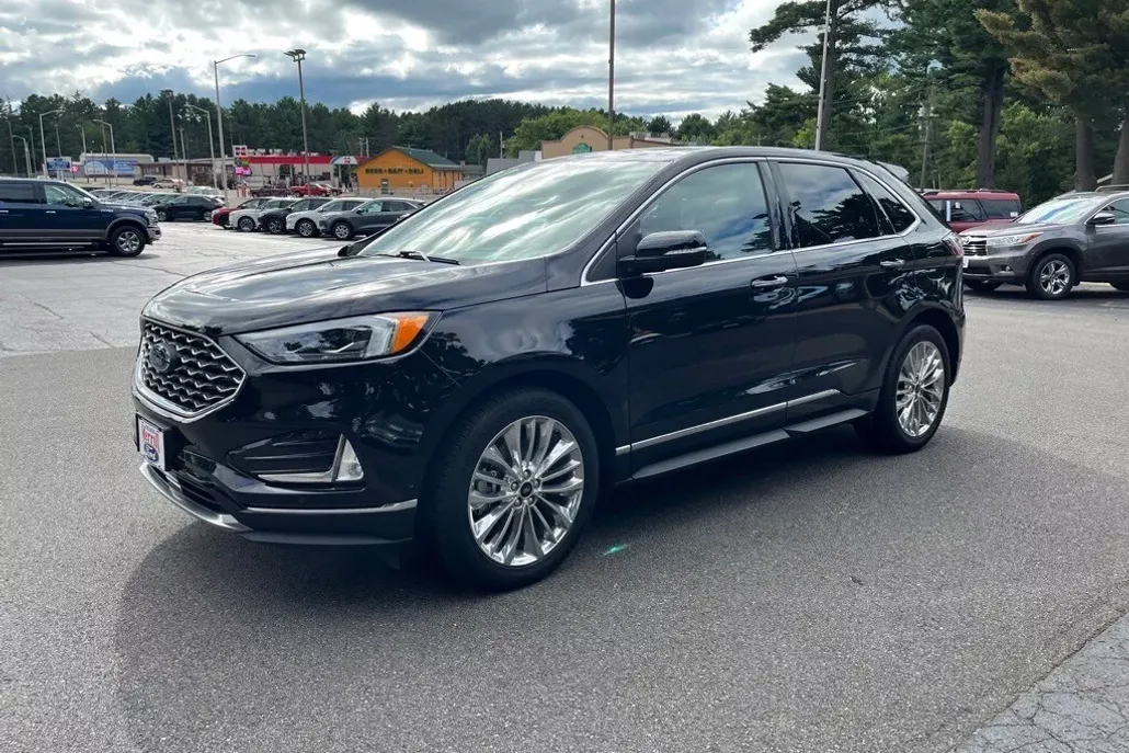 2020 Ford Edge Titanium photo 1