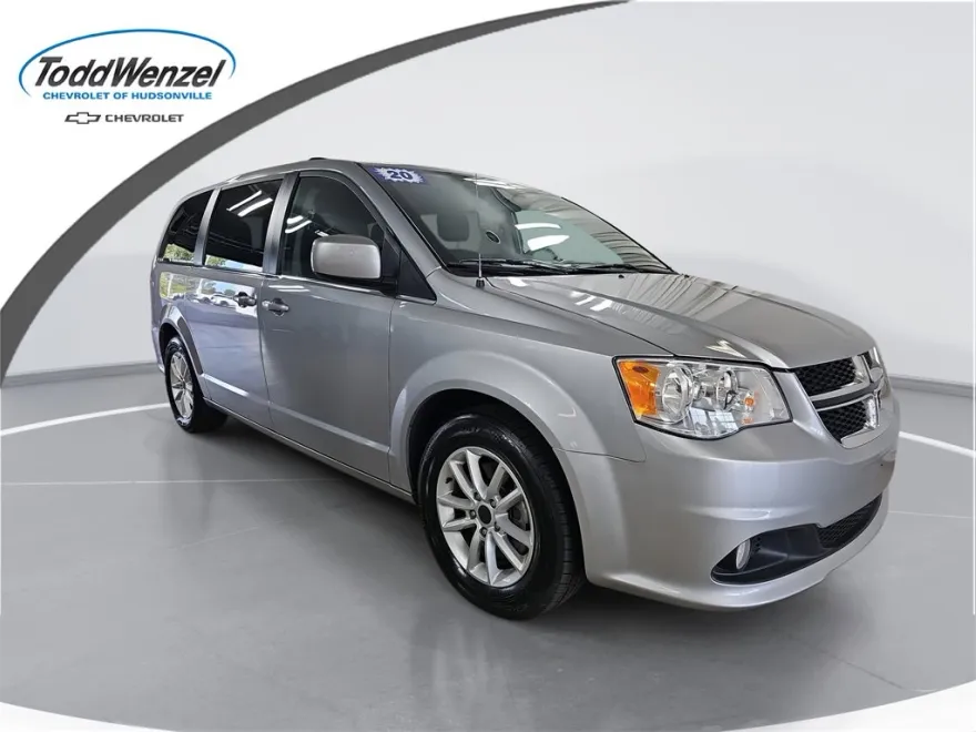 2020 Dodge Grand Caravan SXT photo 1
