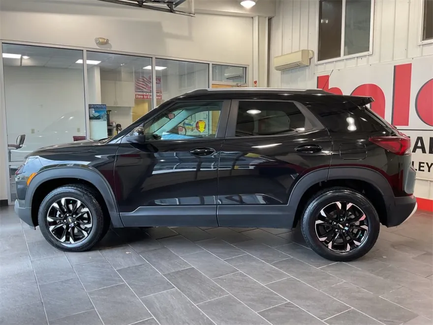 2023 Chevrolet Trailblazer LT photo 1