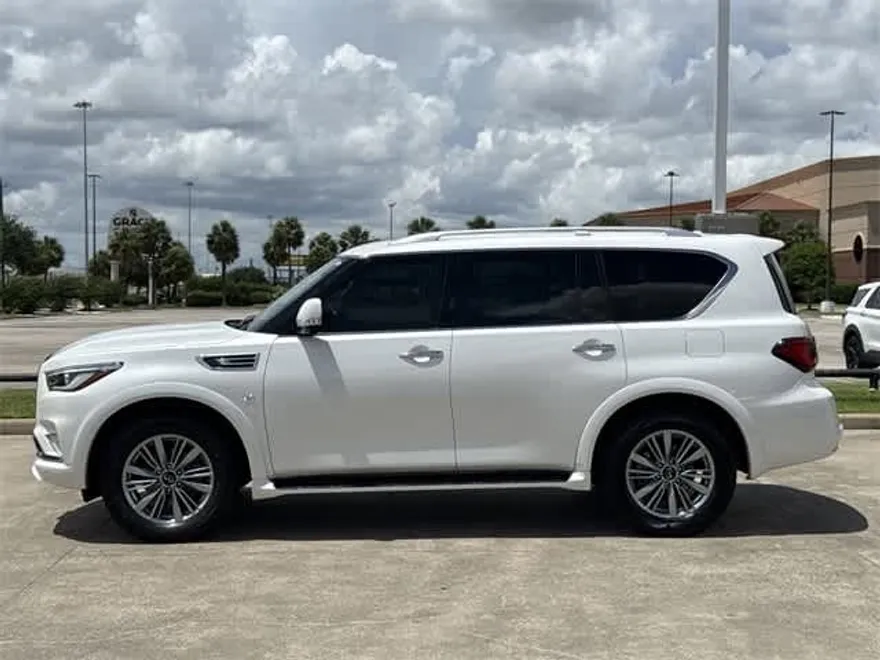 2018 Infiniti QX80 photo 1