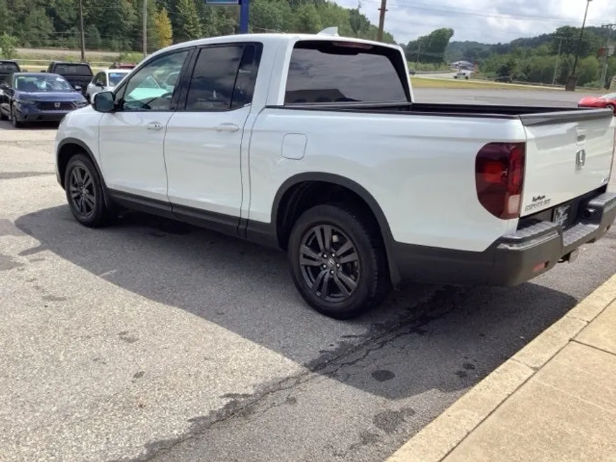 2019 Honda Ridgeline Sport photo 1