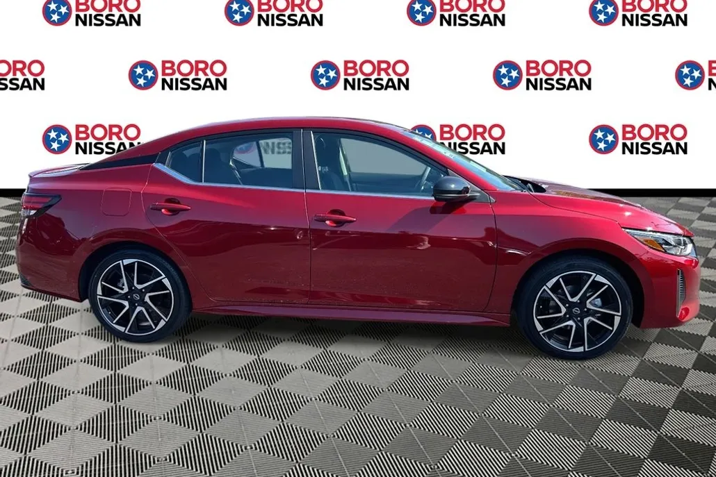 2025 Nissan Sentra SR photo 1