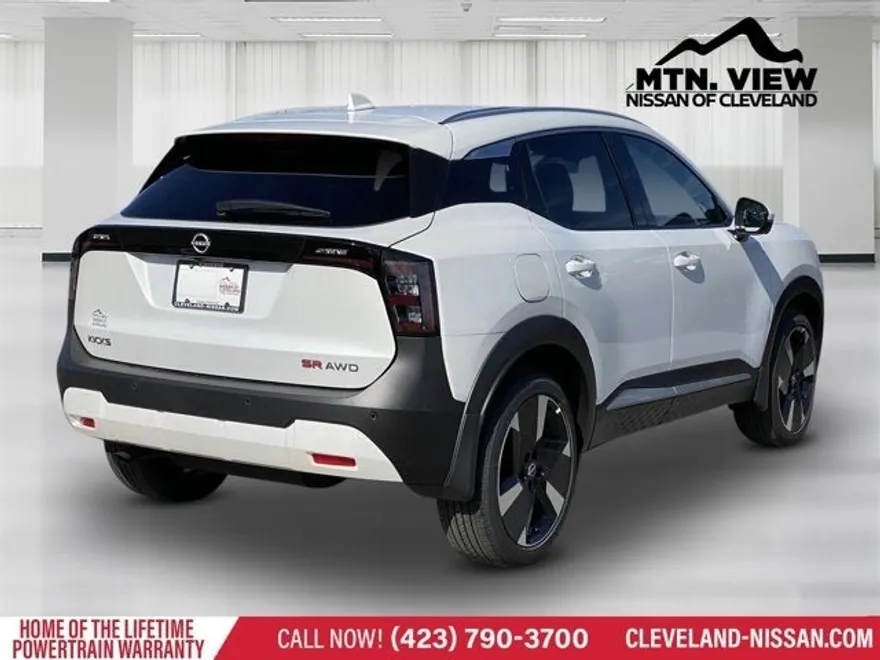 2025 Nissan Kicks SR photo 1