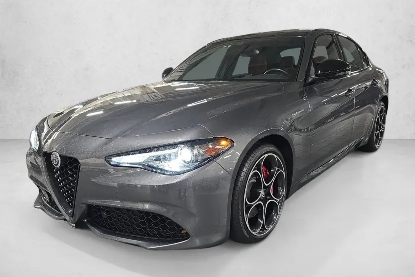 2022 Alfa Romeo Giulia Ti - VELOCE photo 1