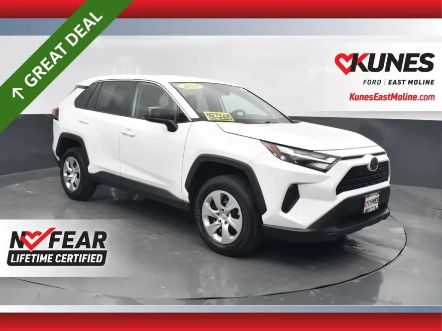 2024 Toyota RAV4 LE photo 1